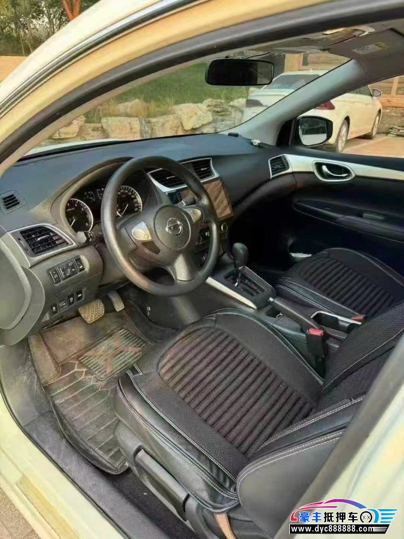 22年日产轩逸轿车抵押车出售