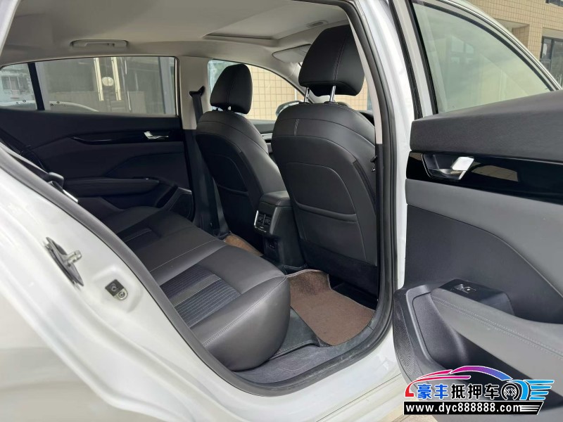 20年东风风神奕炫轿车抵押车出售