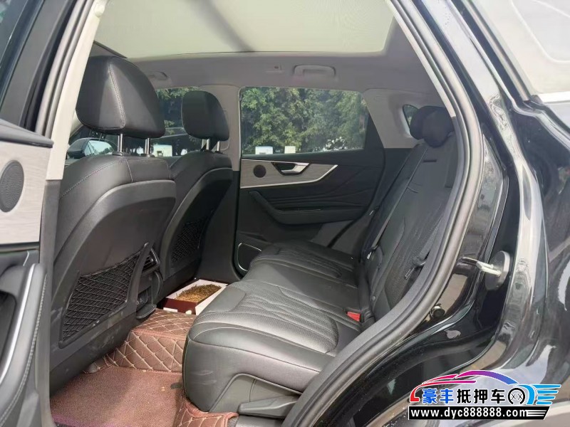 25年红旗HS5轿车抵押车出售