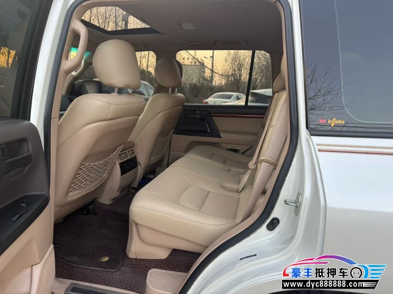 15年丰田兰德酷路泽（陆巡）轿车抵押车出售