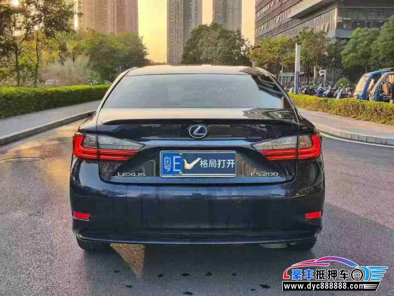 18年雷克萨斯ES轿车抵押车出售