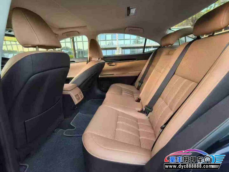 18年雷克萨斯ES轿车抵押车出售