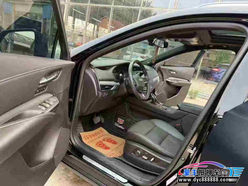 22年凯迪拉克XT4轿车抵押车出售