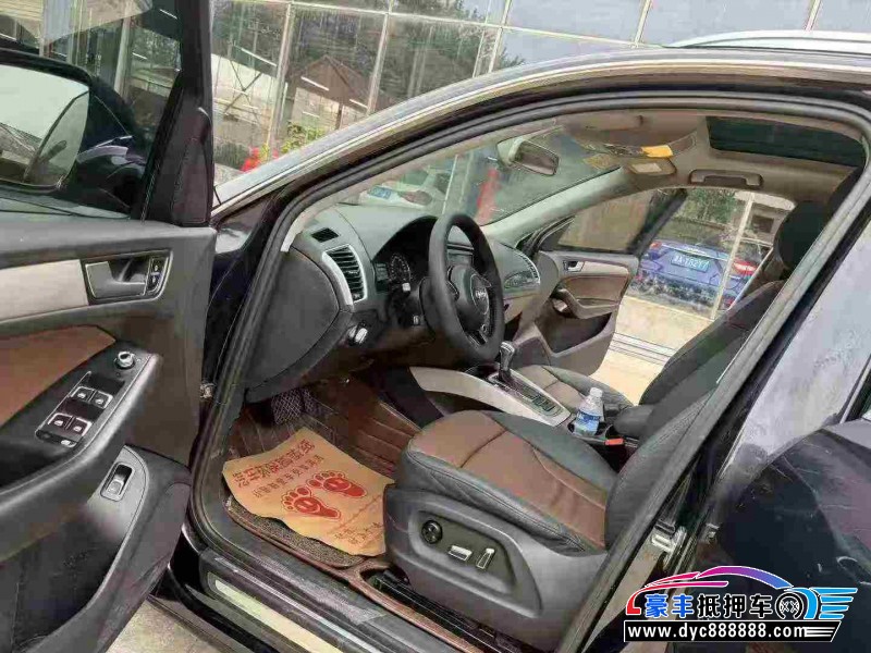 17年奥迪Q5轿车抵押车出售