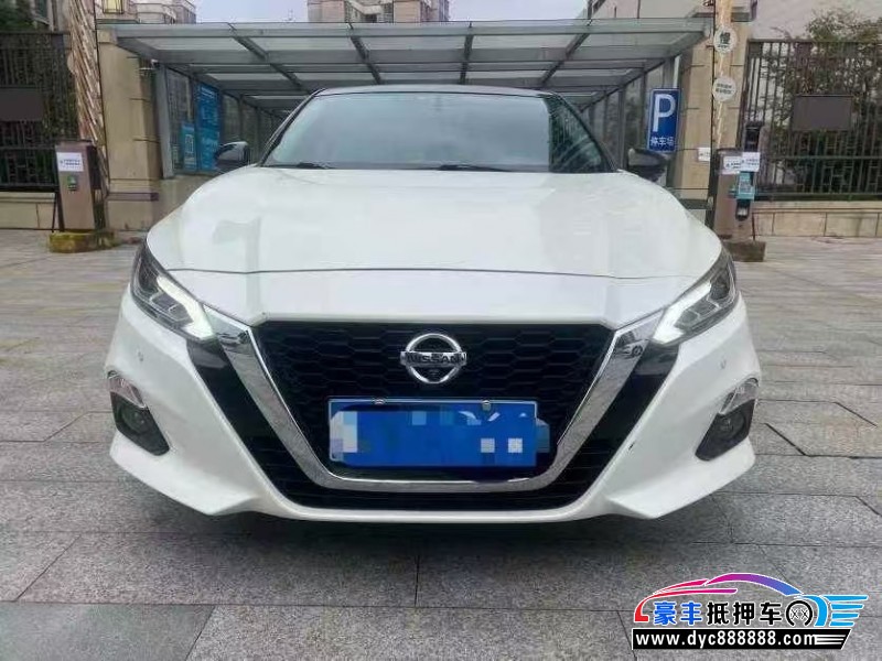 19年日产天籁轿车抵押车出售