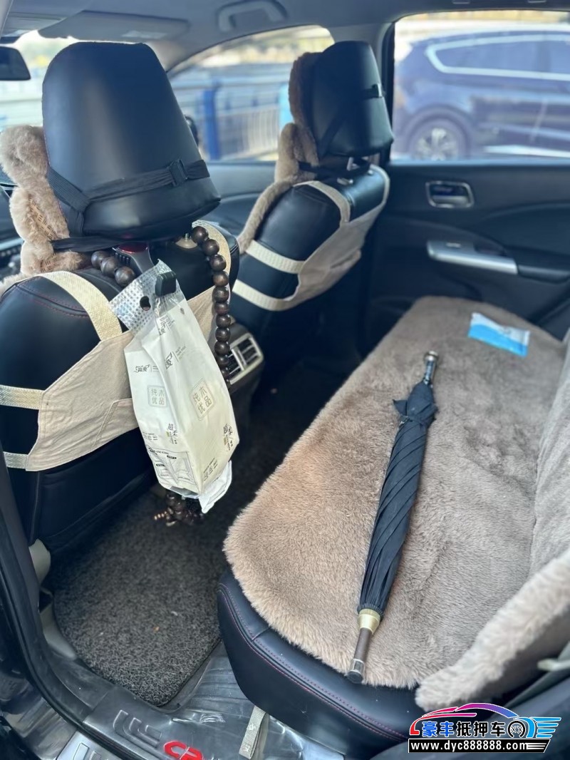 13年本田CR-V轿车抵押车出售