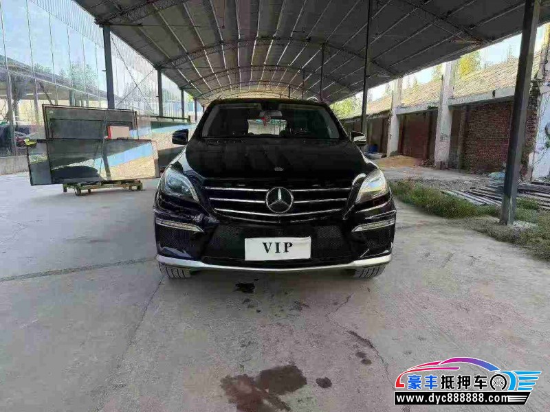15年奔驰M级轿车抵押车出售