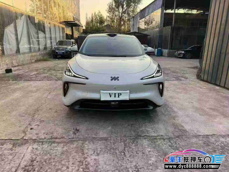 抵押车出售24年智己LS6轿车