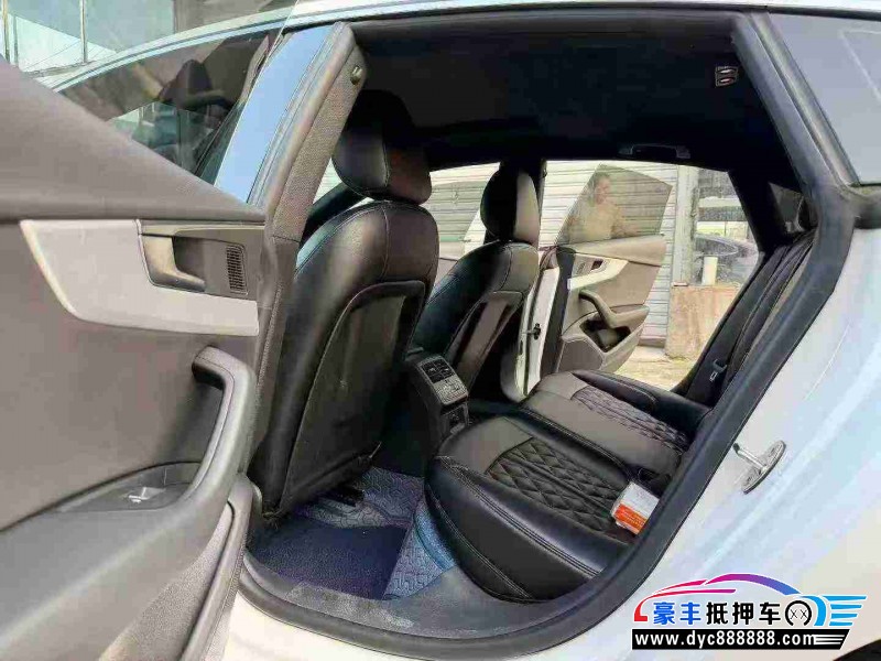 21年奥迪A5轿车抵押车出售