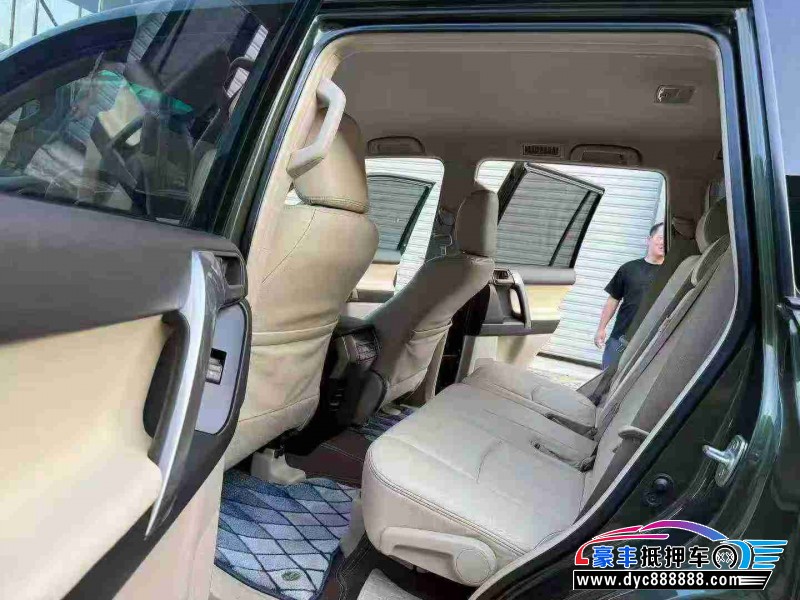 13年丰田普拉多（霸道）轿车抵押车出售