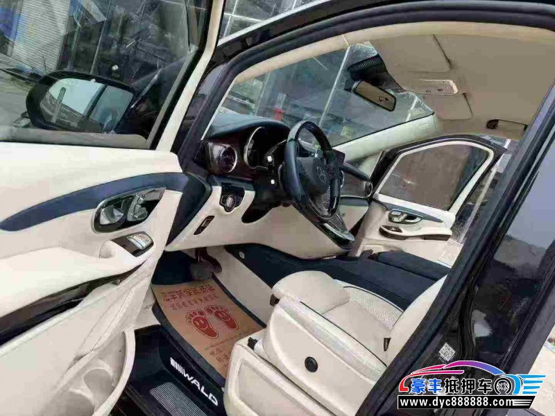 23年奔驰V轿车抵押车出售