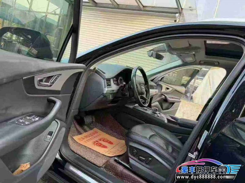 17年奥迪Q7轿车抵押车出售