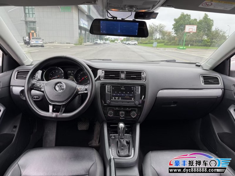 16年大众速腾轿车抵押车出售