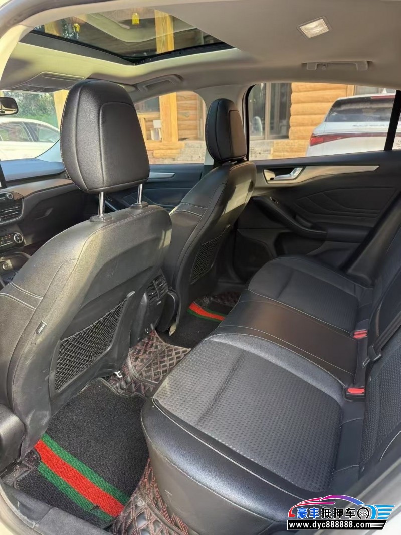 20年福特福克斯轿车抵押车出售