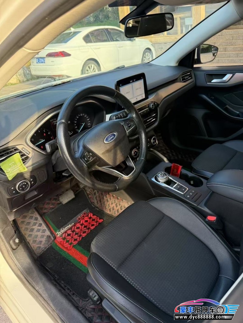 20年福特福克斯轿车抵押车出售