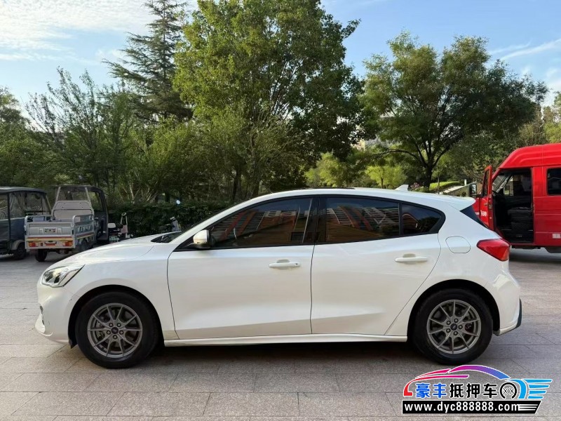 20年福特福克斯轿车抵押车出售