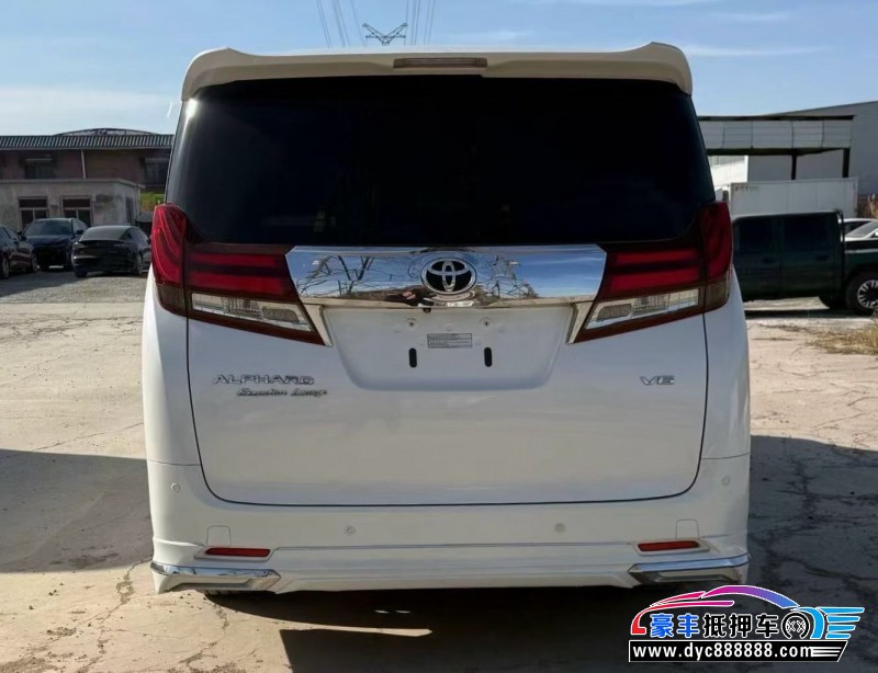 17年丰田埃尔法轿车抵押车出售