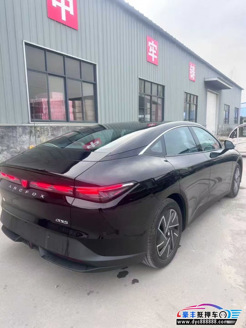 25年极狐阿尔法S轿车抵押车出售