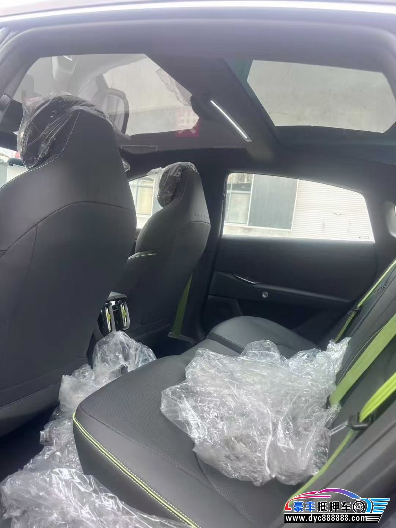 25年极狐阿尔法S轿车抵押车出售