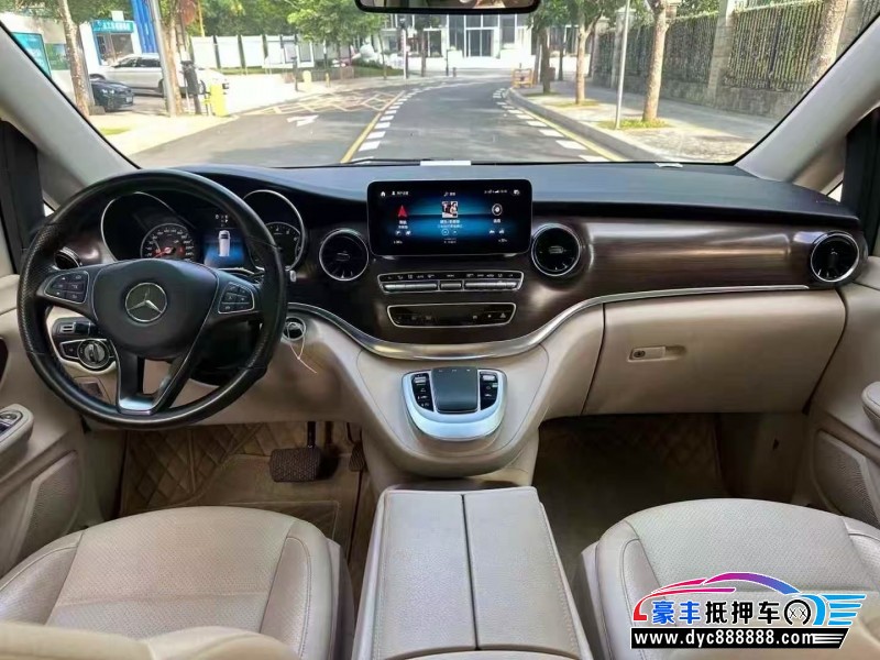 22年奔驰V轿车抵押车出售