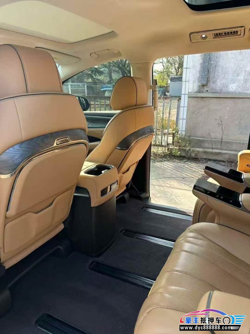 24年腾势D9轿车抵押车出售