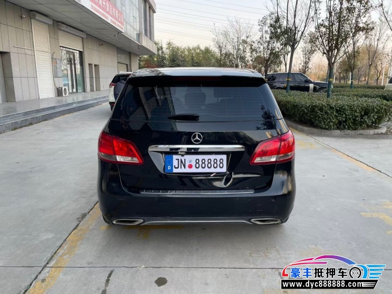 16年奔驰B轿车抵押车出售