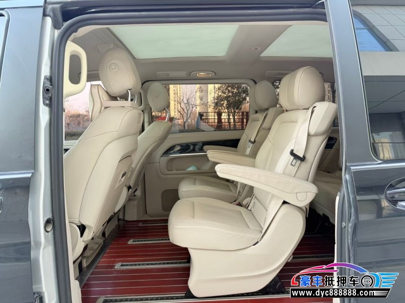 17年奔驰V轿车抵押车出售