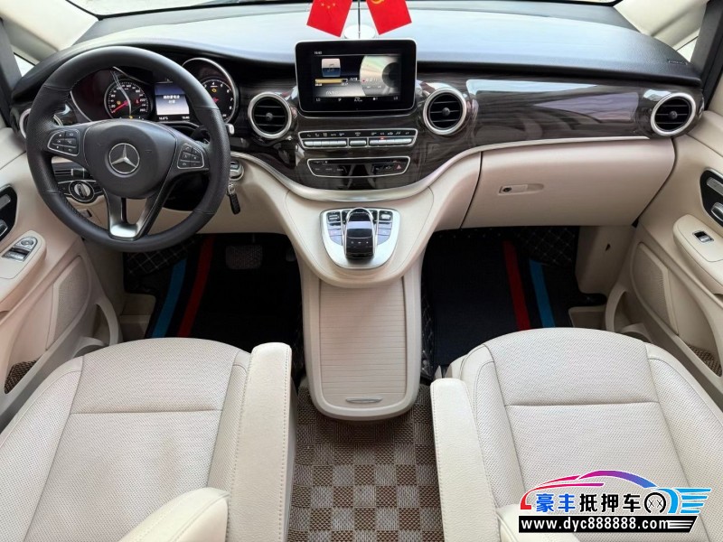 17年奔驰V轿车抵押车出售