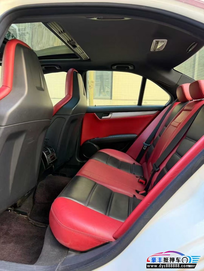 13年奔驰C轿车抵押车出售