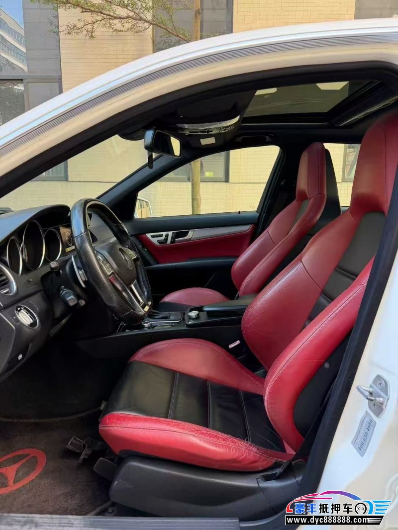 13年奔驰C轿车抵押车出售