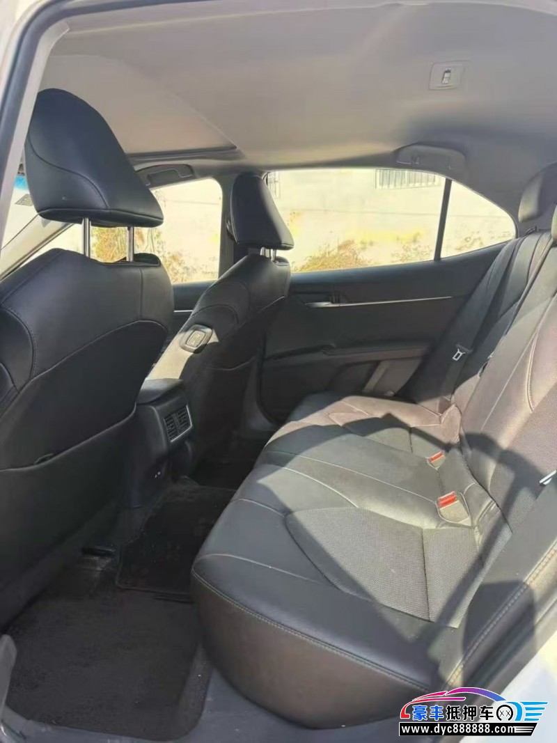 22年丰田凯美瑞轿车抵押车出售