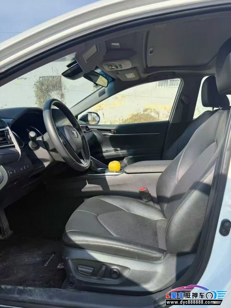 22年丰田凯美瑞轿车抵押车出售