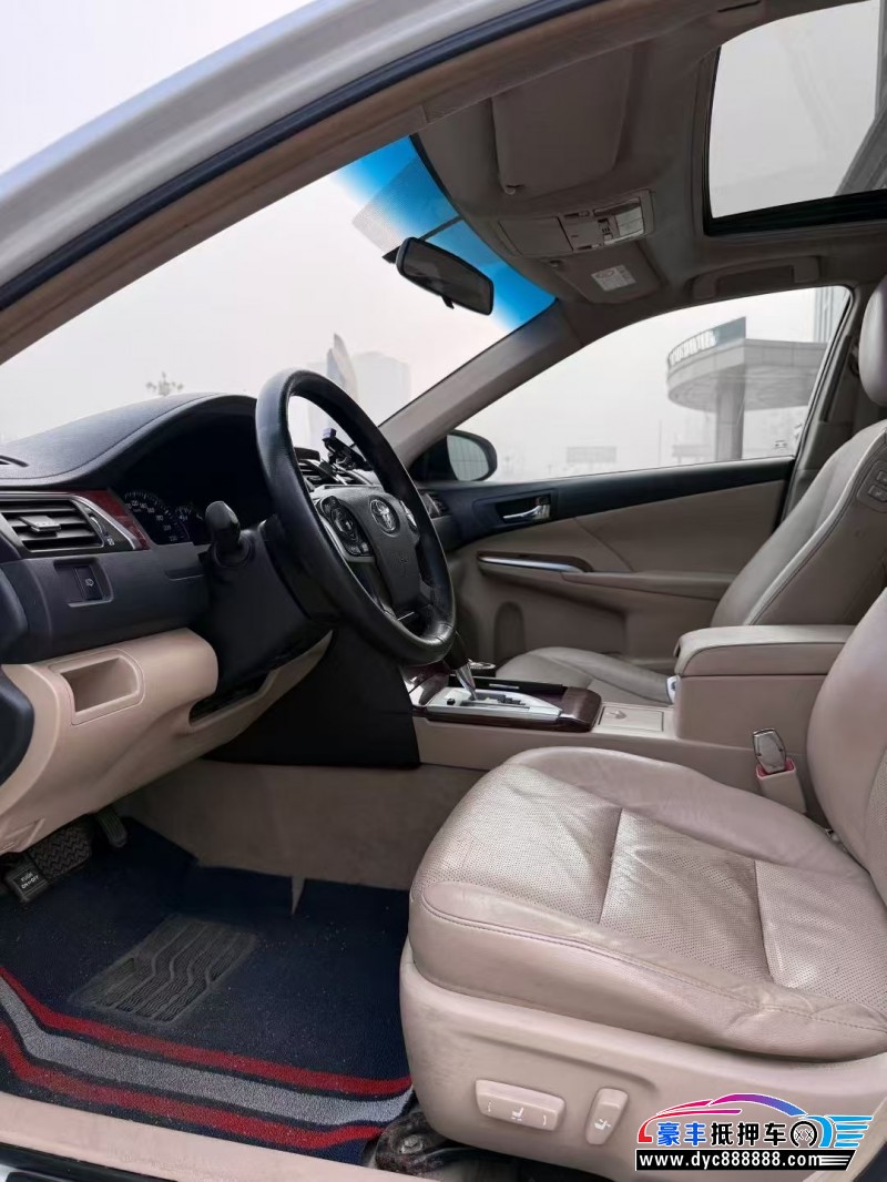 13年丰田凯美瑞轿车抵押车出售