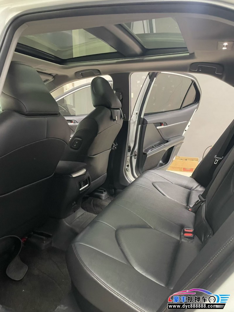 21年丰田凯美瑞轿车抵押车出售