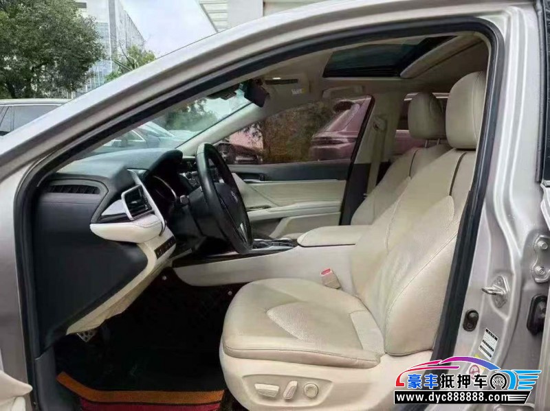 19年丰田凯美瑞轿车抵押车出售