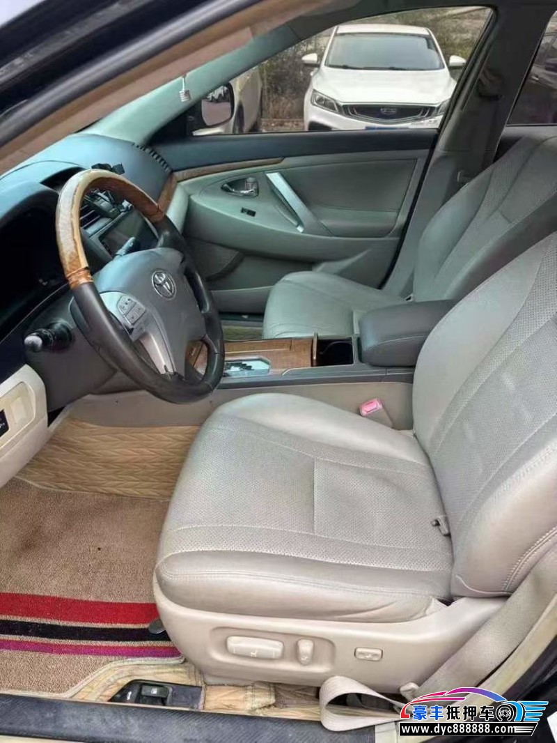 11年丰田凯美瑞轿车抵押车出售