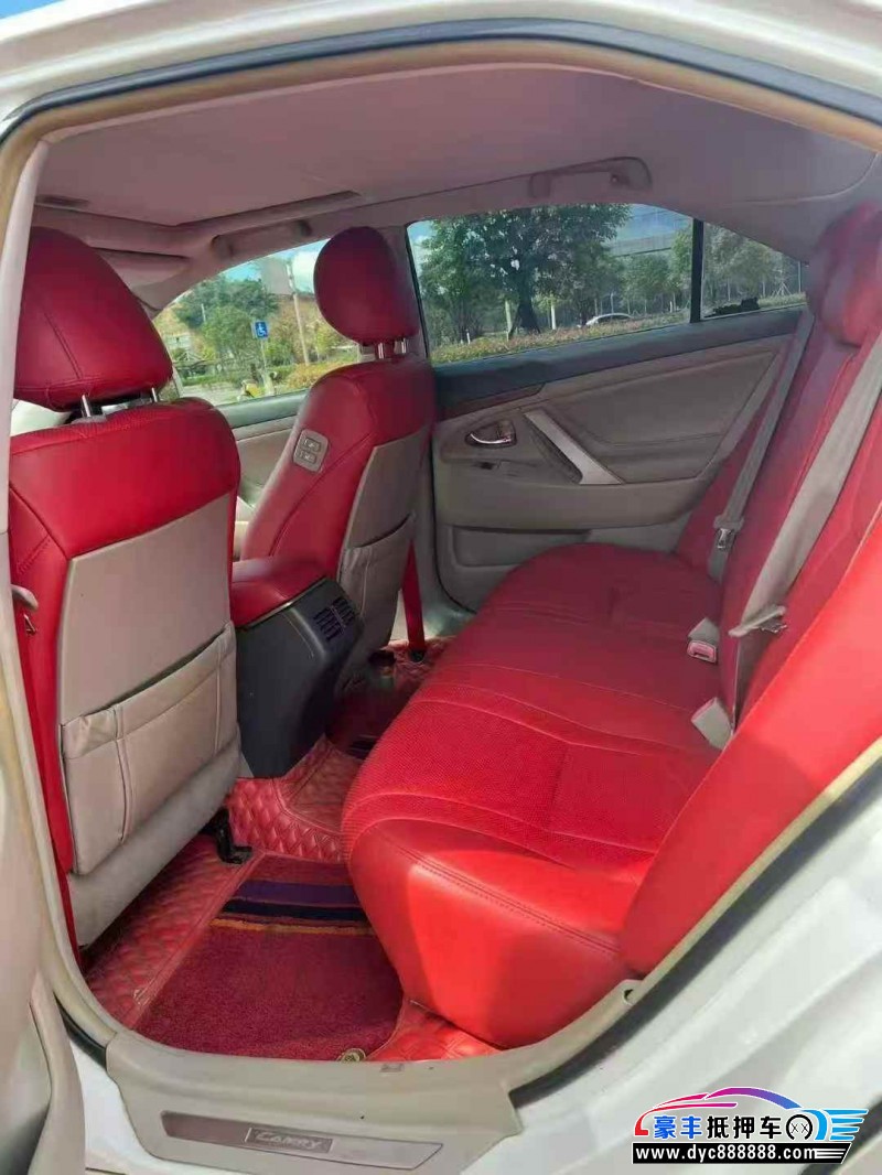 11年丰田凯美瑞轿车抵押车出售