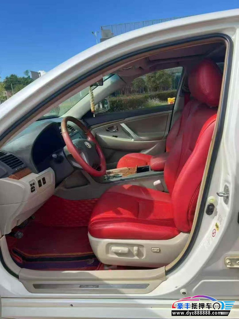 11年丰田凯美瑞轿车抵押车出售