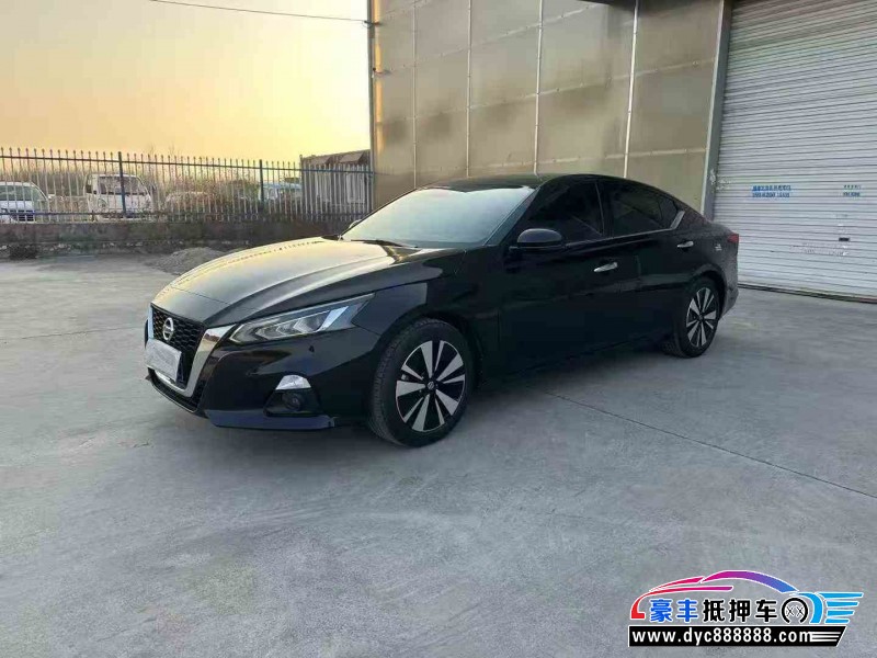 22年日产天籁轿车抵押车出售