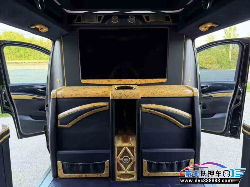 21年奔驰V轿车抵押车出售