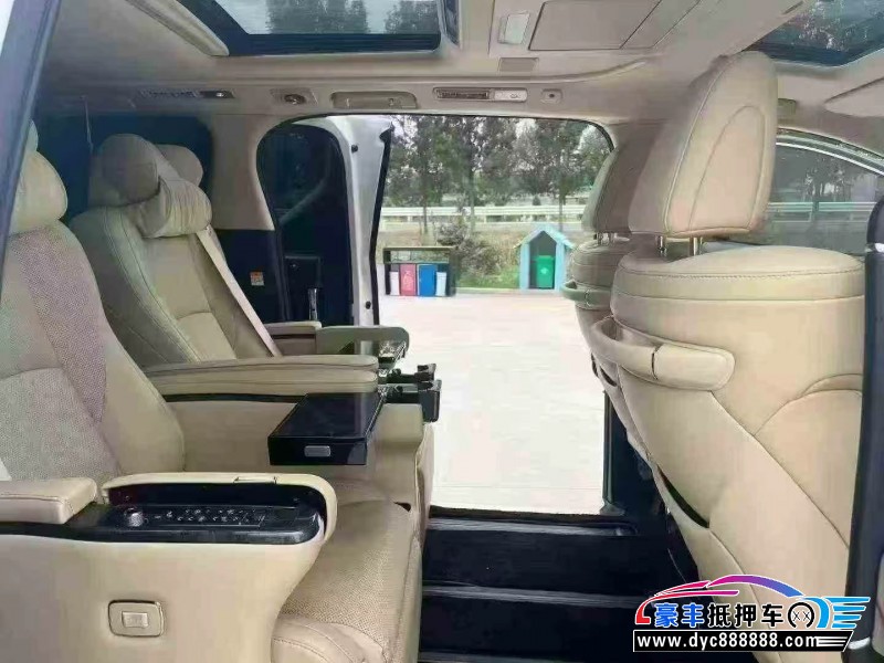 22年丰田威尔法轿车抵押车出售