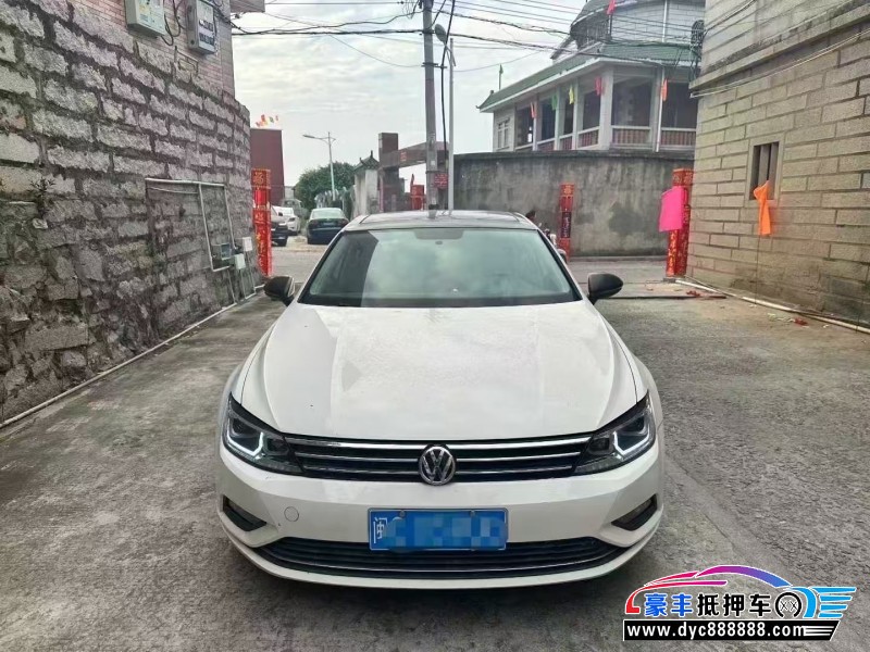 16年大众凌渡轿车抵押车出售