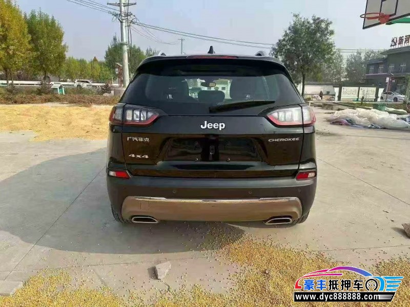 21年Jeep自由光轿车抵押车出售