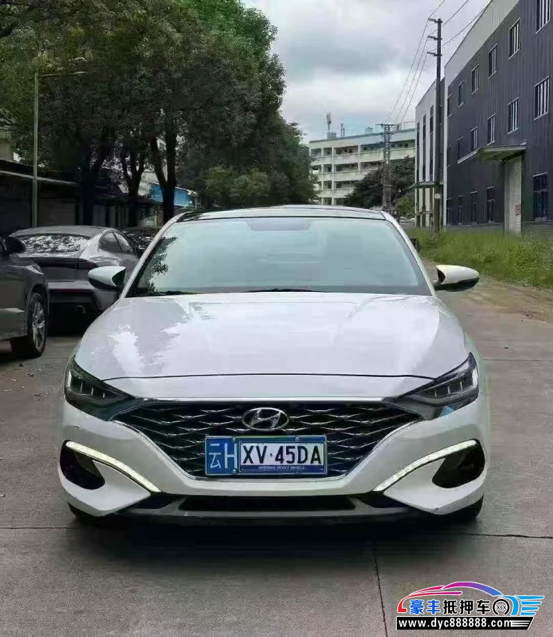 20年现代菲斯塔轿车抵押车出售