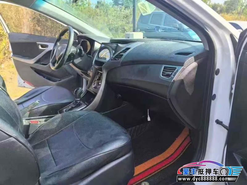 16年现代朗动轿车抵押车出售