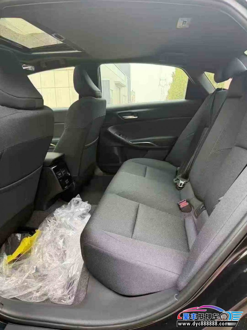 25年丰田亚洲龙轿车抵押车出售