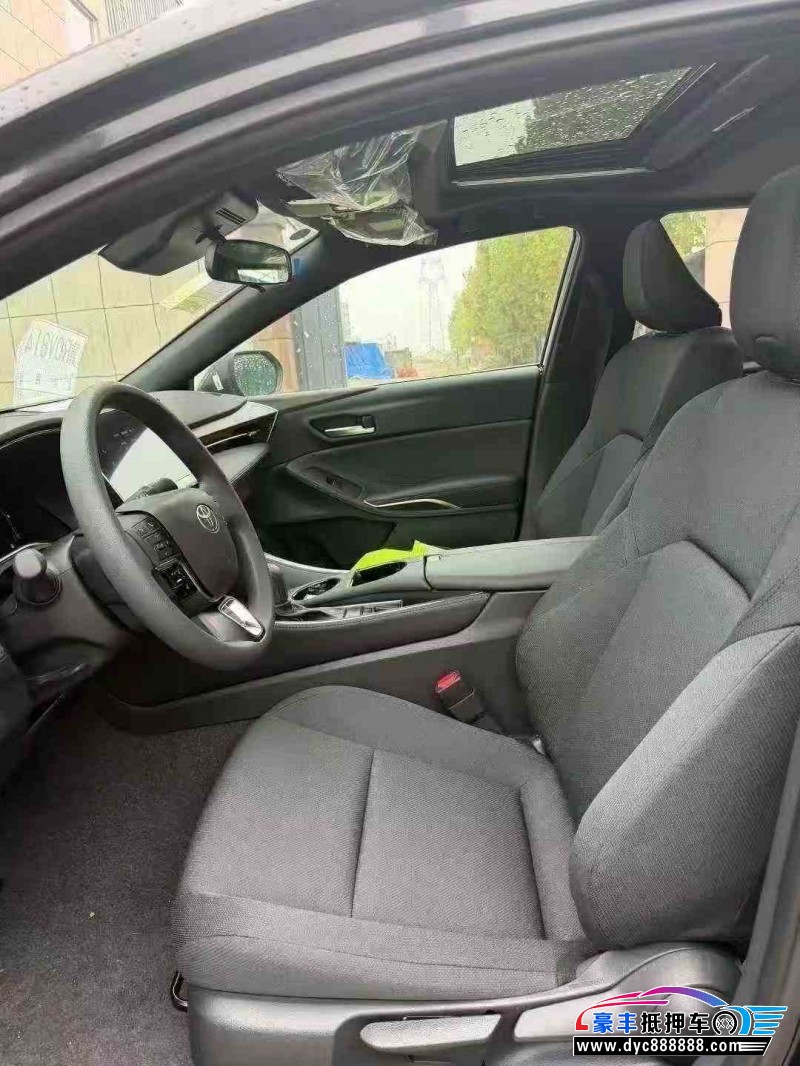 25年丰田亚洲龙轿车抵押车出售