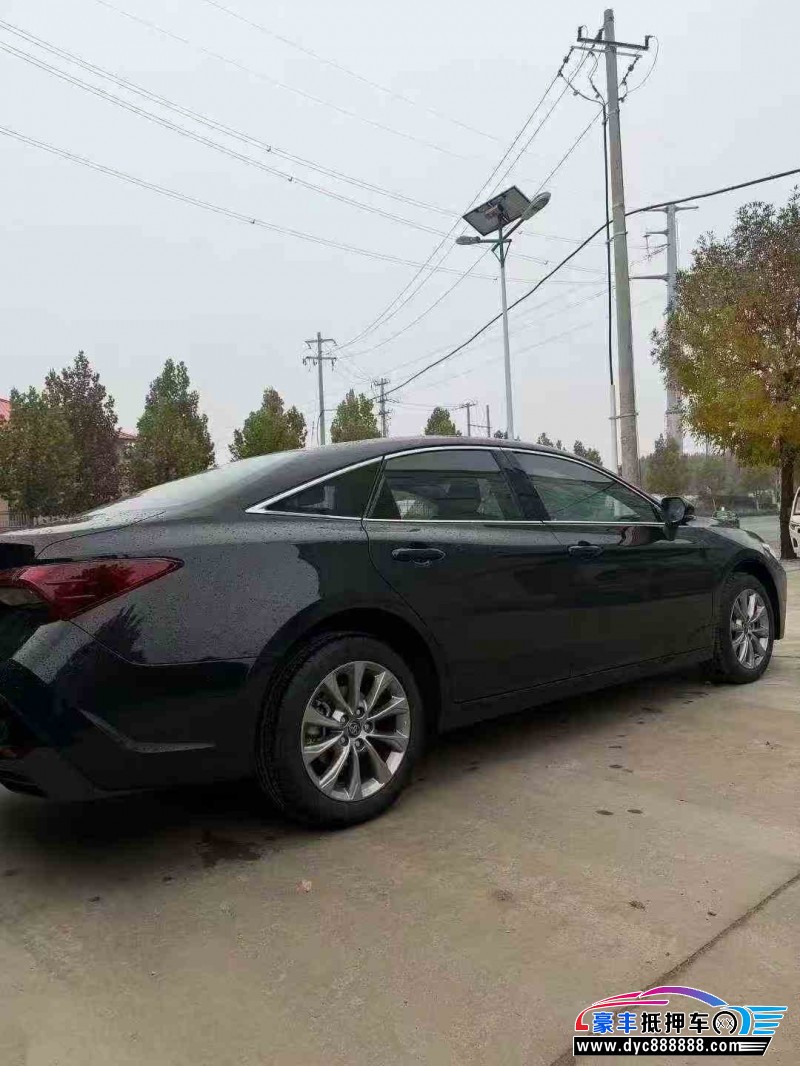 25年丰田亚洲龙轿车抵押车出售