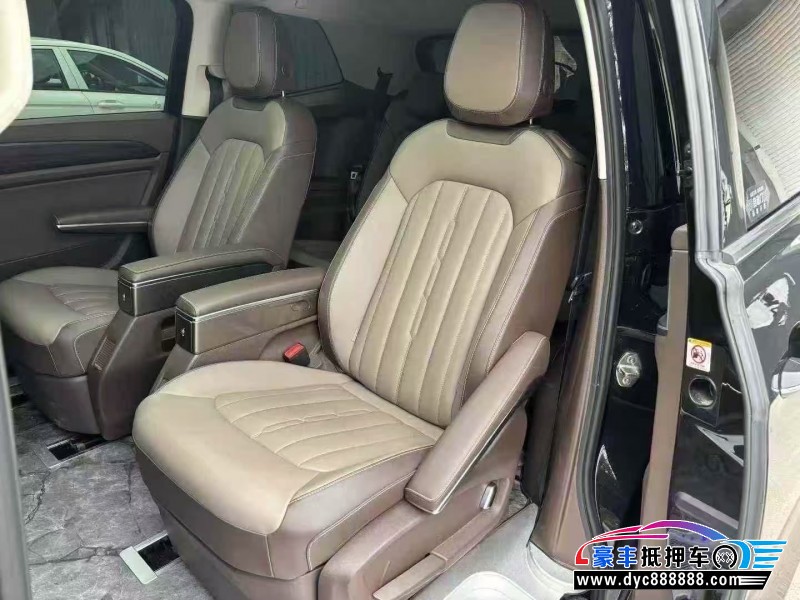 25年大众蔚然轿车抵押车出售