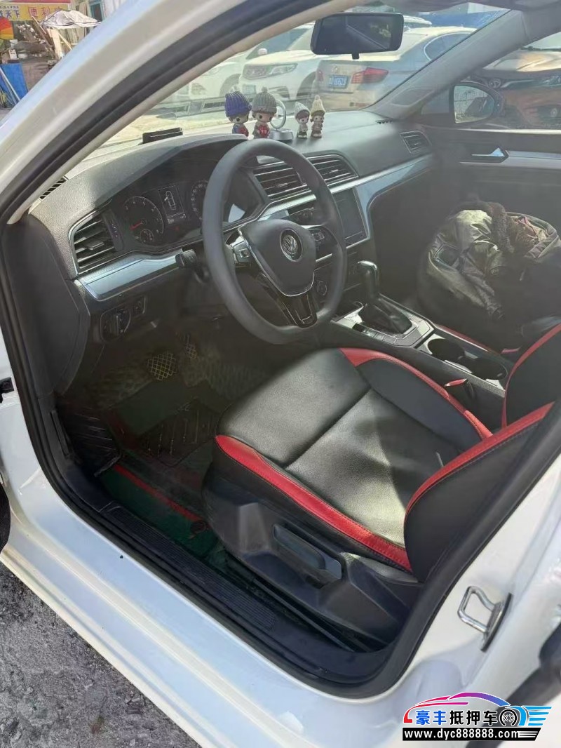 21年大众凌渡轿车抵押车出售